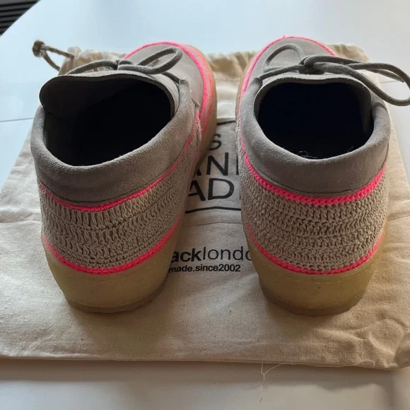Laidback London Komo Crochet Moccasin Fossil Neon Pink Gray Moccasins Pink Trim - Picture 5 of 7